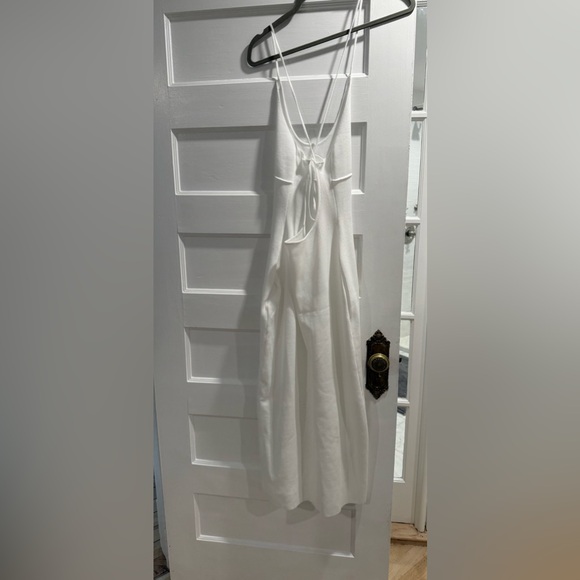 Elegant White Sweater Maxi Dress with Rosette applique - Picture 9 of 9